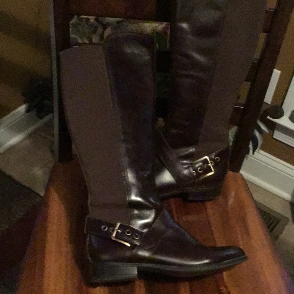 Awesome Liz Claiborne brown leather boots